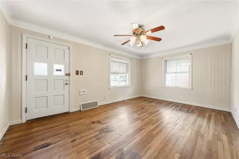 Living - 344 E 246th St, Euclid, OH 44123 photo 1 of 7