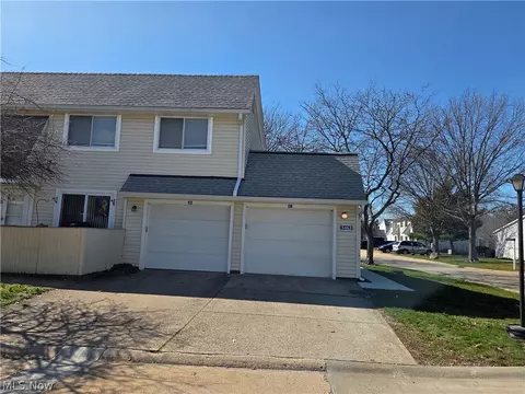 5463 Millwood Ln #42-C, Willoughby, OH 44094