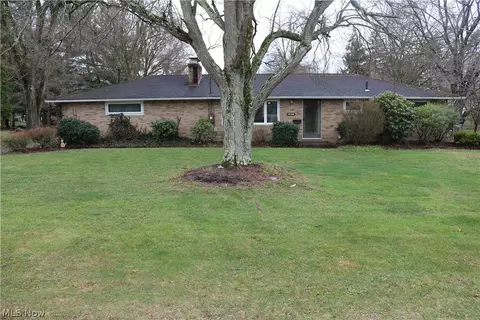 3788 Carl St NW, Uniontown, OH 44685