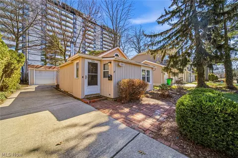 101 E 238th St, Euclid, OH 44123