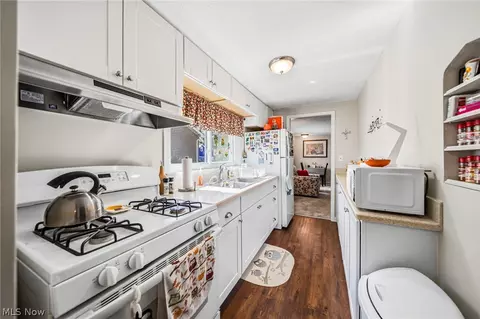 Kitchen - 101 E 238th St, Euclid, OH 44123 photo 3 of 3