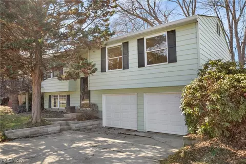 1720 Red Bird Rd, Madison, OH 44057