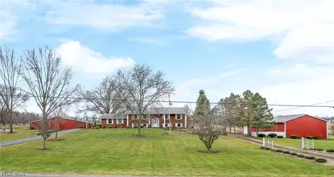 6920 Nimishillen Church St, Louisville, OH 44641