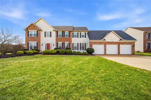 27067 Sanctuary Ln, Olmsted Twp, OH 44138