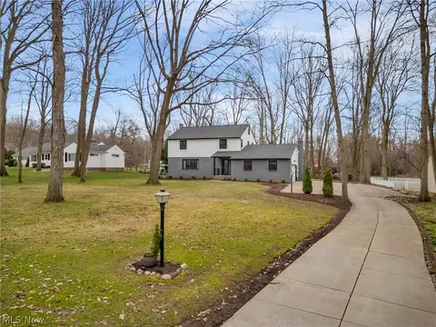 2820 Fort Island Dr, Fairlawn, OH 44333