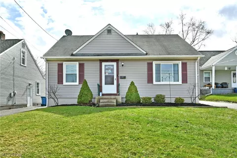 135 Clingan St, Hubbard, OH 44425