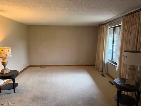 119 E 5th St, Williamstown, WV 26187 photo 3