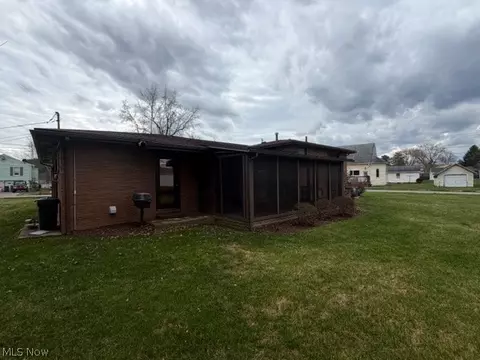 119 E 5th St, Williamstown, WV 26187 photo 15