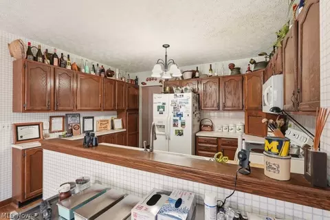 Kitchen - 34603 Bramble Ln, Solon, OH 44139 photo 3 of 5