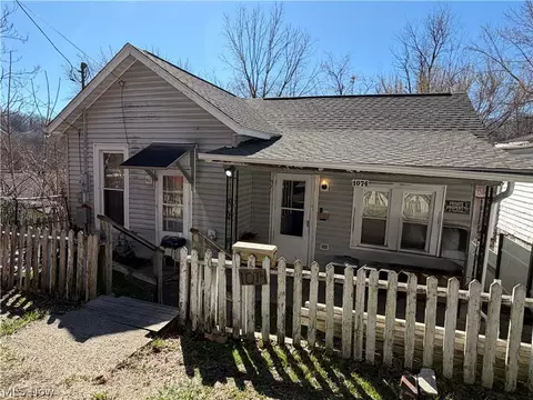 1074 Grant St, Zanesville, OH 43701