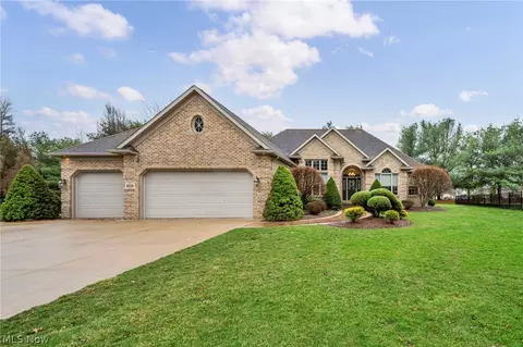 3302 Ashton Dr, Uniontown, OH 44685
