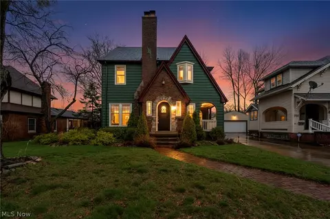 Exterior - 708 Park Ave, Elyria, OH 44035 photo 4 of 4