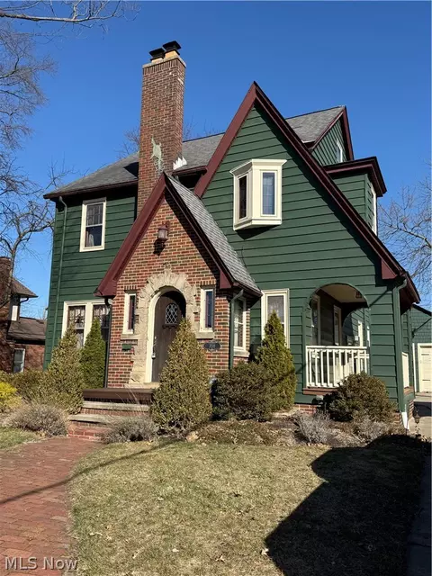 708 Park Ave, Elyria, OH 44035