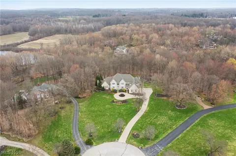 16770 Staffordshire Ct, Chagrin Falls, OH 44023
