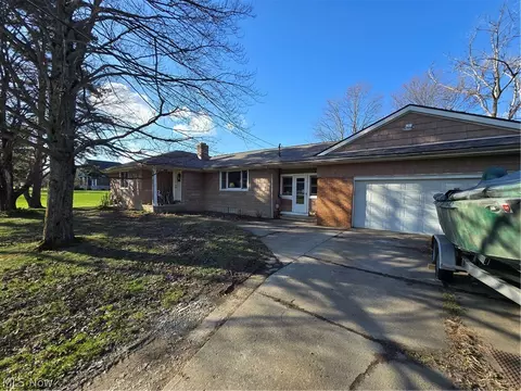 3448 Akins Rd, North Royalton, OH 44133