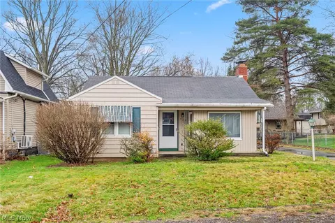 423 S 14th St, Sebring, OH 44672