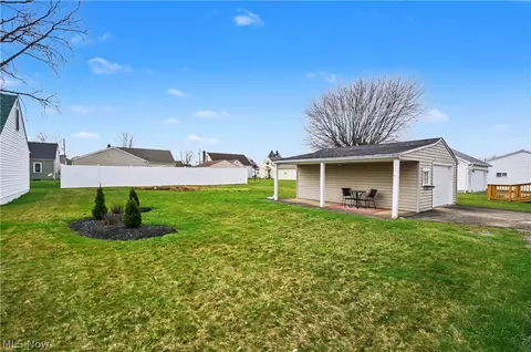 Exterior - 226 Helena Dr, Struthers, OH 44471 photo 6 of 6