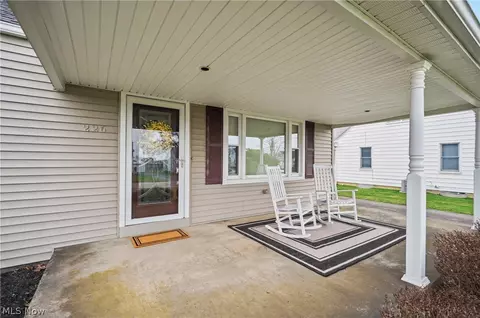 Exterior - 226 Helena Dr, Struthers, OH 44471 photo 2 of 6