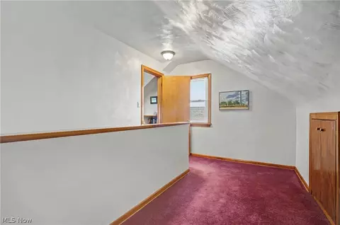 Entry Way - 226 Helena Dr, Struthers, OH 44471 photo 2 of 2