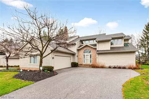 2 Haverhill Ct, Beachwood, OH 44122