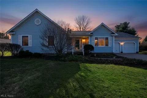 6750 Rockport Ln, Mentor, OH 44060