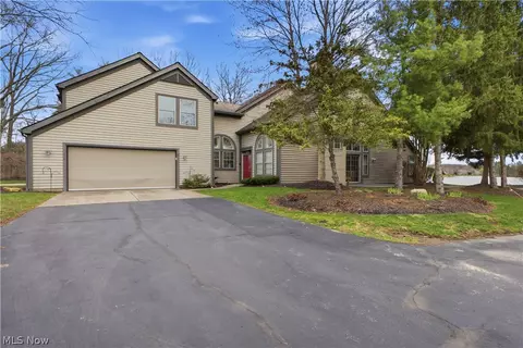 424 N Bayshore Dr #3, Columbiana, OH 44408