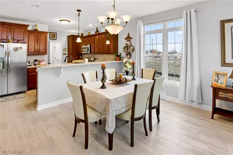 Dining - 5121 Shepherds Gln, Willoughby, OH 44094 photo 3 of 3