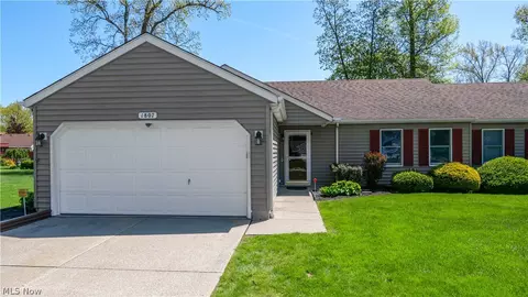 1807 Sandalwood Dr, Avon, OH 44011