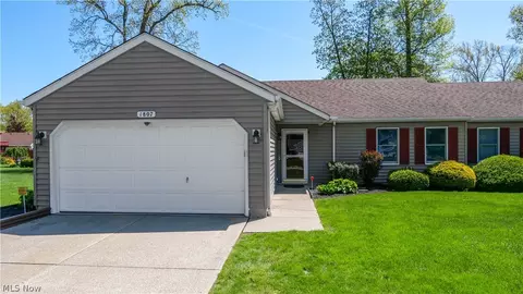 1807 Sandalwood Dr, Avon, OH 44011