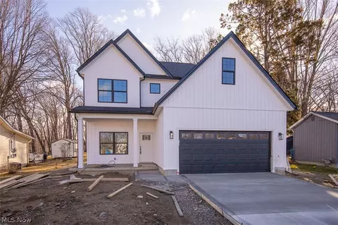 5595 Walnut St, Mentor On The Lake, OH 44060