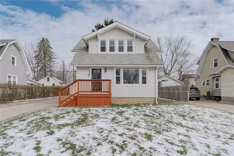 2679 N Bender Ave, Akron, OH 44319