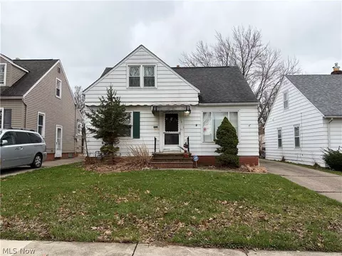 14112 Krems Ave, Maple Heights, OH 44137