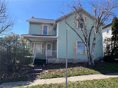 984 W Main St, Sugarcreek, OH 44681
