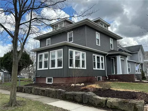403 Park St, Willard, OH 44890 photo 3