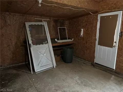 403 Park St, Willard, OH 44890 photo 9