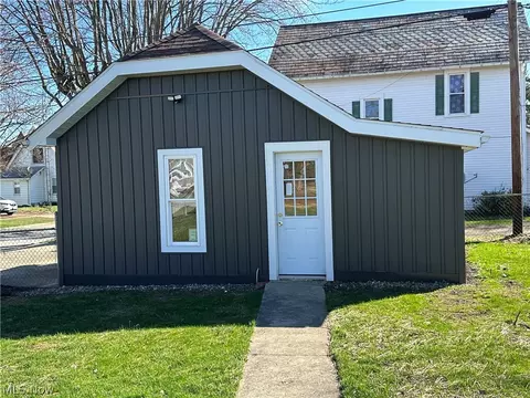 403 Park St, Willard, OH 44890 photo 6