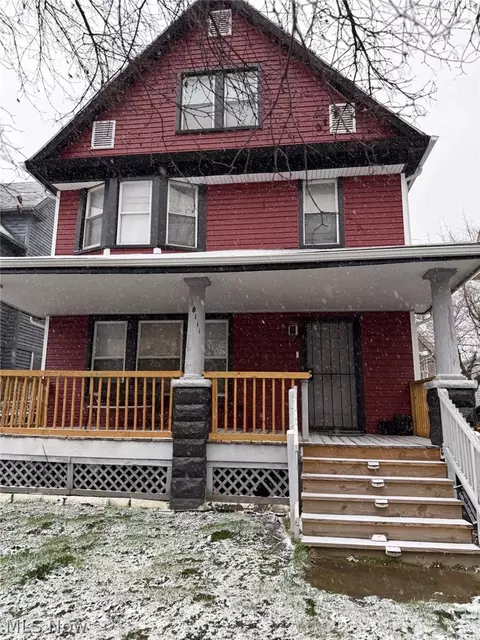 10111 North Blvd, Cleveland, OH 44108