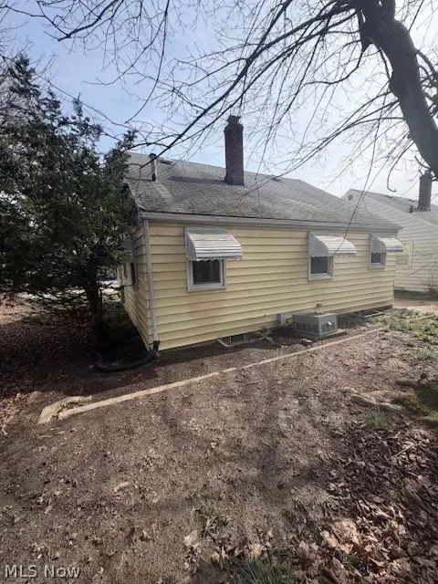 417 9th St, Struthers, OH 44471 photo 17