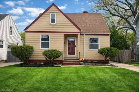 19910 Mountville Dr, Maple Heights, OH 44137