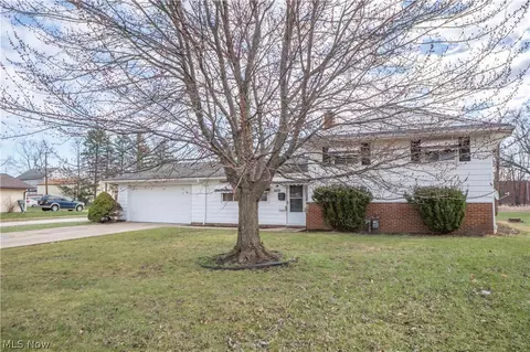 5619 Meadow Ln, Bedford, OH 44146