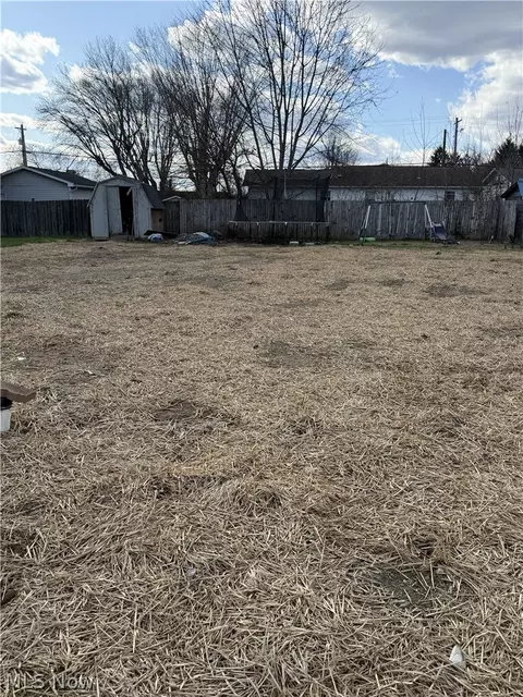 407 Beauseaux Ave, Belpre, OH 45714