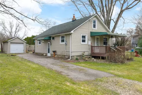 1726 Knox Blvd, Akron, OH 44320