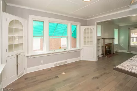 Living - 315 Korman Ave NE, Massillon, OH 44646 photo 5 of 8