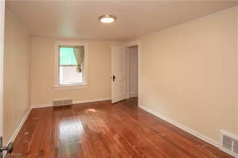Bedroom - 315 Korman Ave NE, Massillon, OH 44646 photo 4 of 7