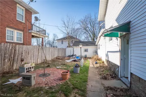 Exterior - 315 Korman Ave NE, Massillon, OH 44646 photo 3 of 5