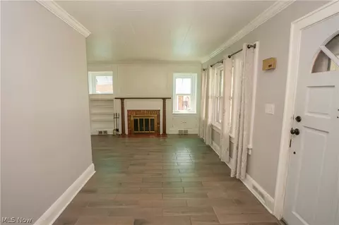Living - 315 Korman Ave NE, Massillon, OH 44646 photo 1 of 8