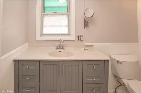 Bath - 315 Korman Ave NE, Massillon, OH 44646 photo 4 of 5
