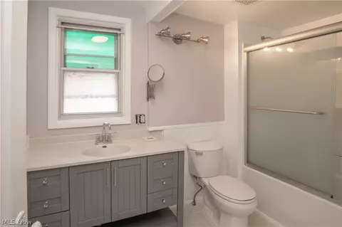 Bath - 315 Korman Ave NE, Massillon, OH 44646 photo 3 of 5