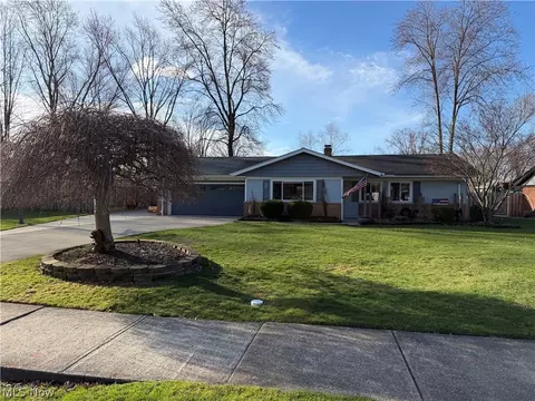 28575 Holly Dr, North Olmsted, OH 44070