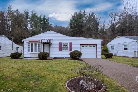 109 Greentree Ln, Weirton, WV 26062